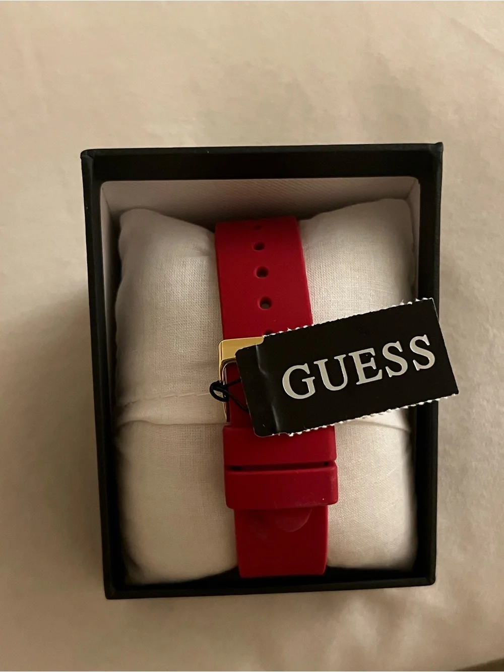 Guess women’s analog